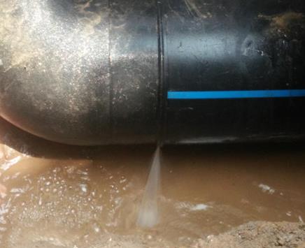 秀峰楼顶渗水维修公司为大家分享下秀峰卫生间漏水维修修补技术!